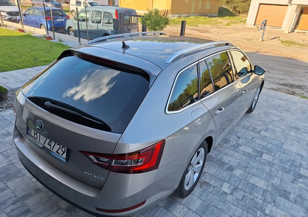 Skoda Superb cena 60900 przebieg: 254100, rok produkcji 2016 z Miasteczko Śląskie małe 596